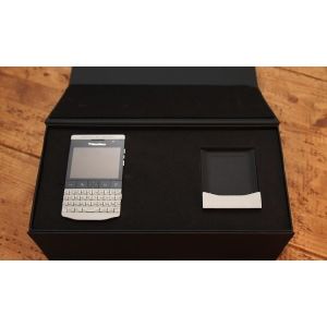 BlackBerry P9981 Porsche Design - Stainless Steel