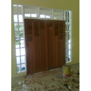 pintu solid seraya kitam