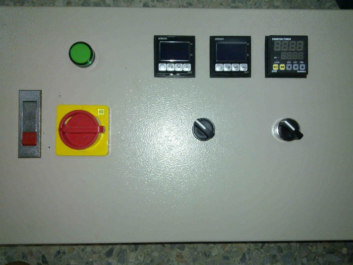 temp co<em></em>ntrol panel for electro<em></em>nic factory3