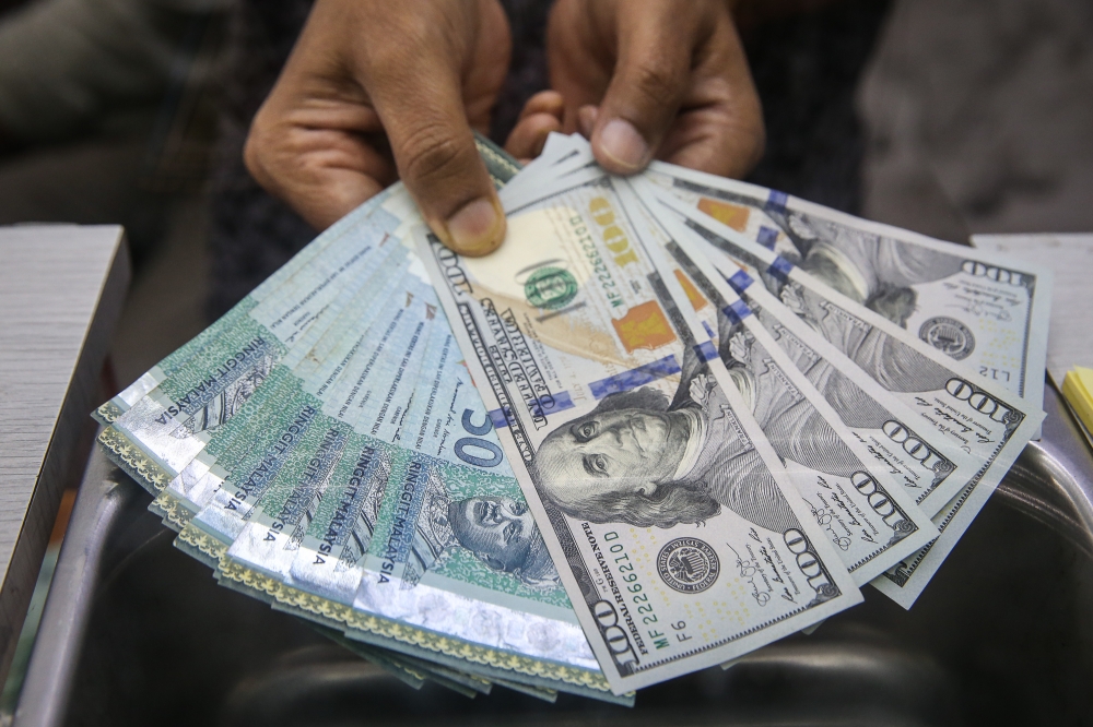 Ringgit ends lower on long Merdeka weekend as markets brace for US Fed speech