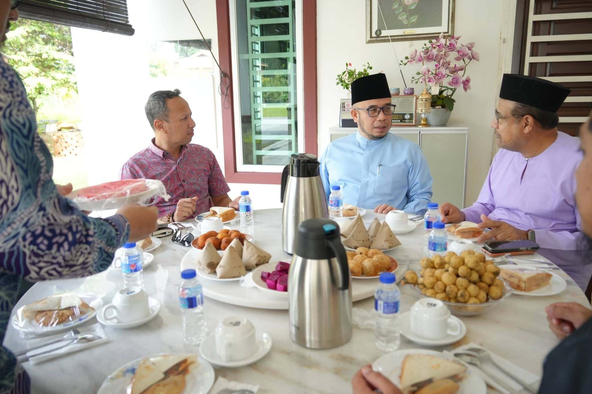 Philip Morris Visits Perlis Mufti, Touts ‘Safer’ Cigarettes