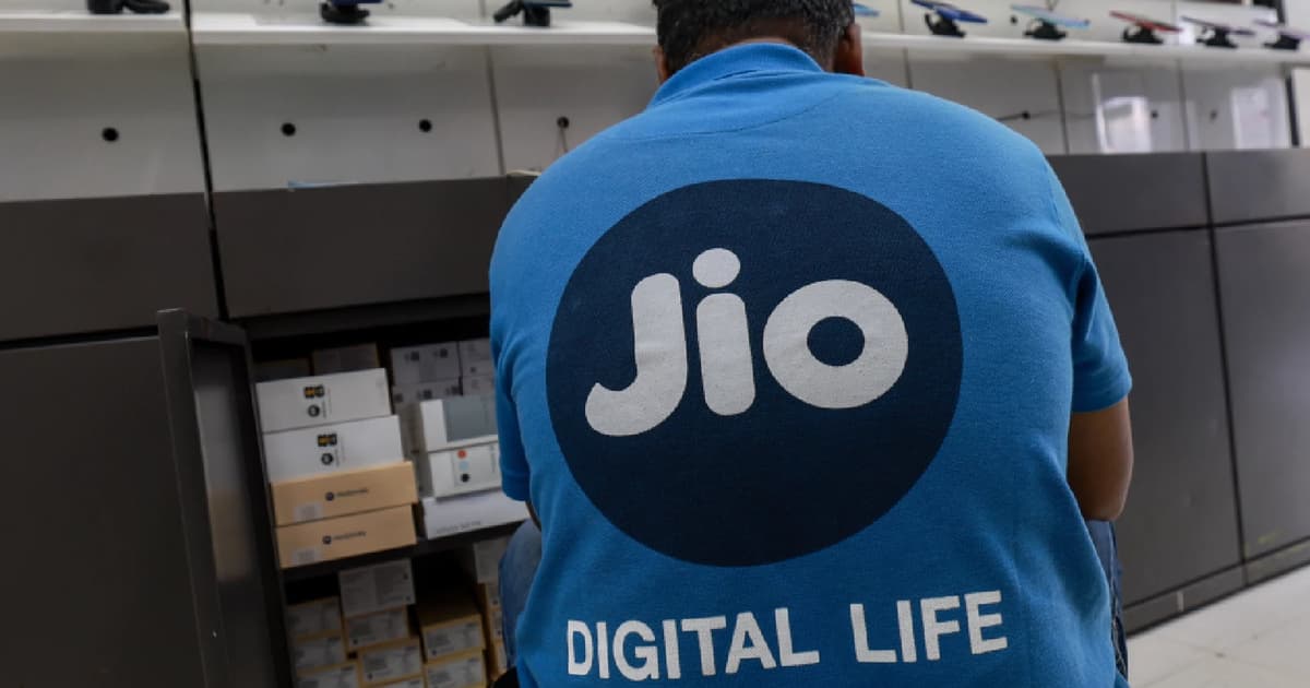 Investors pile into Ambani’s Jio IPO as bids top 10 times