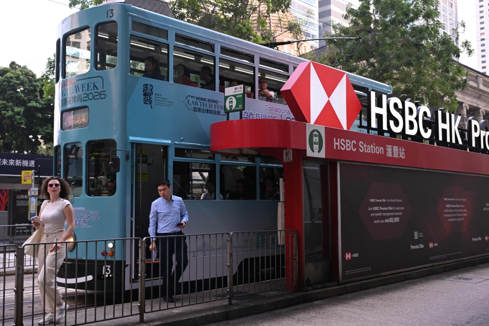 HSBC third-quarter profit jumps 45.5pc but misses forecasts amid job cuts and AI push