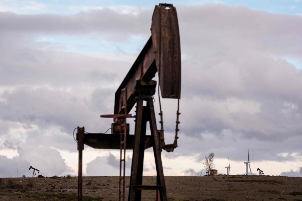 EU nations vow to release 42.6 million barrels of oil after G7 pledge